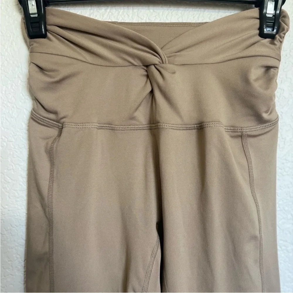 Free People Breathe Deeper Leggings NWOT - Picture 5 of 11